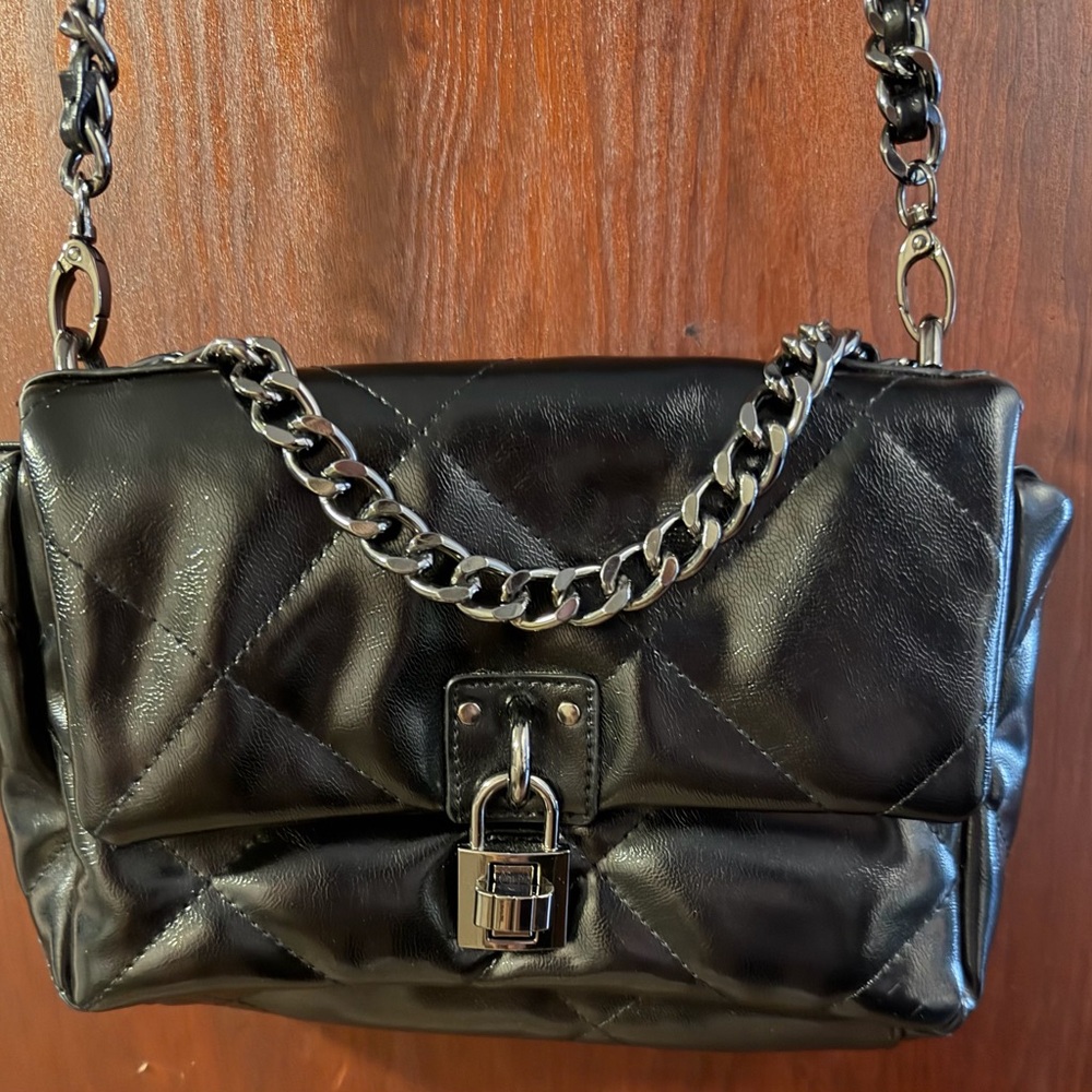 Black Quilted Chain Shoulder/Crossbody Bag
